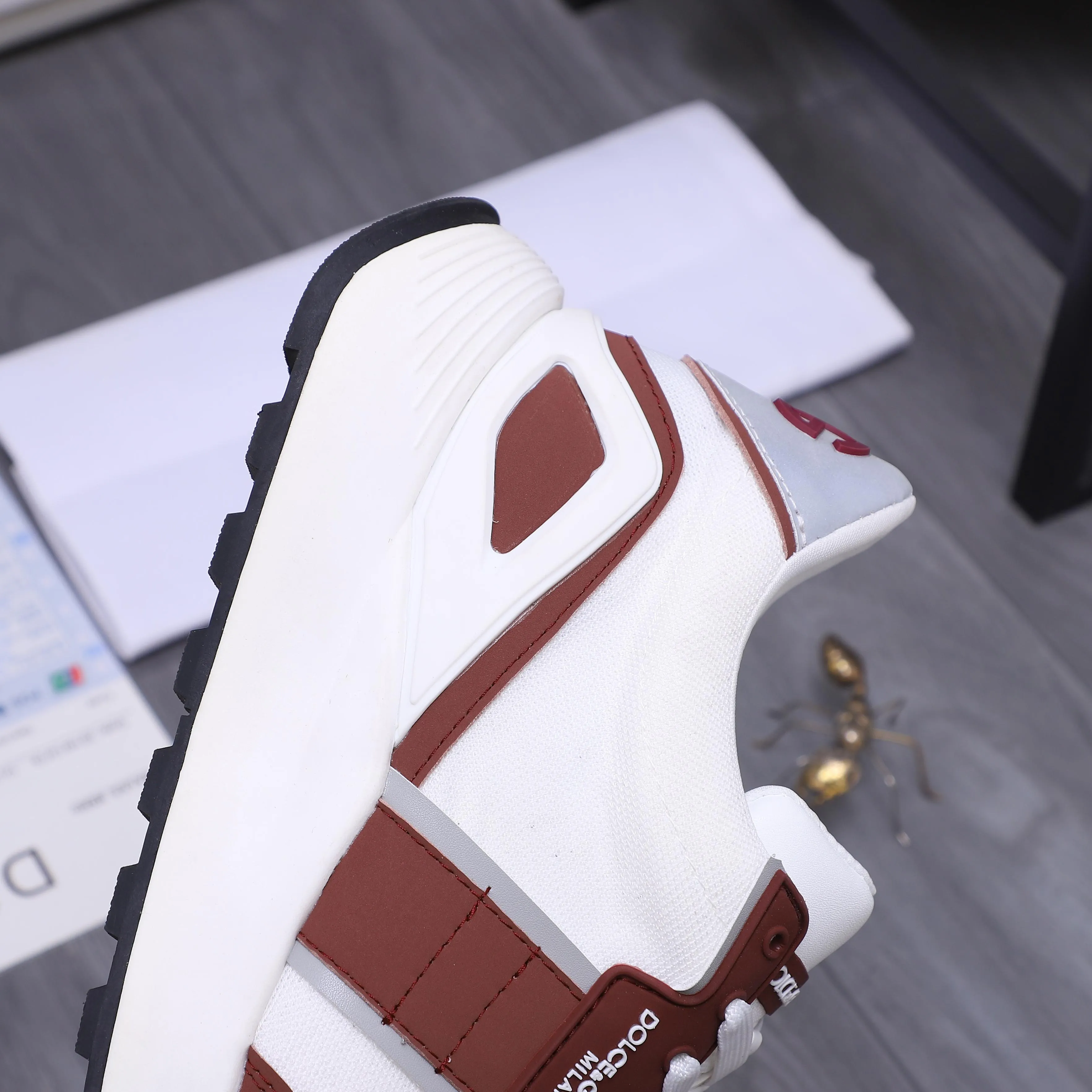 Men's shoes 💰480 Product trademark: DG (Dolce & Gabbana) men's casual shoes Regular size: 38-46 Product materials: Selected cowhide stitching mesh, cowhide insole, original outsole